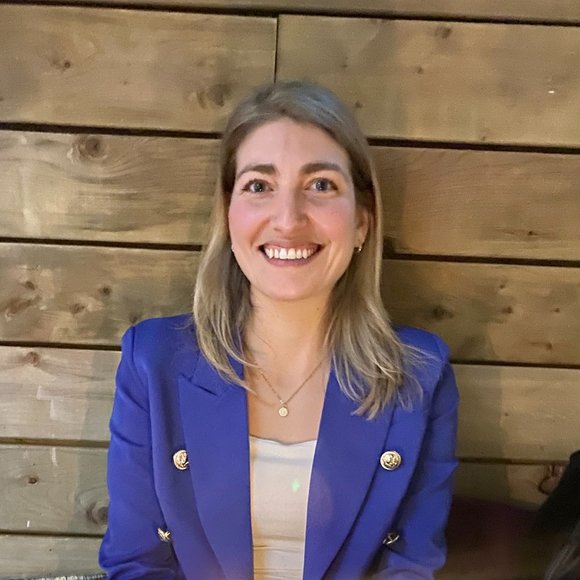 Meet your Posher, Olivia - Picture 1 of 1